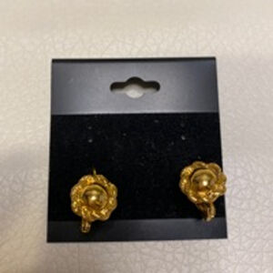 Gold Tone Floral Knots Clip-On Women's Earrings